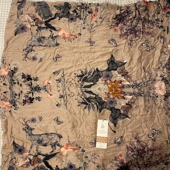 Front Row Society Floral Deer Scarf 60” x 80” (FW) - Picture 10 of 13